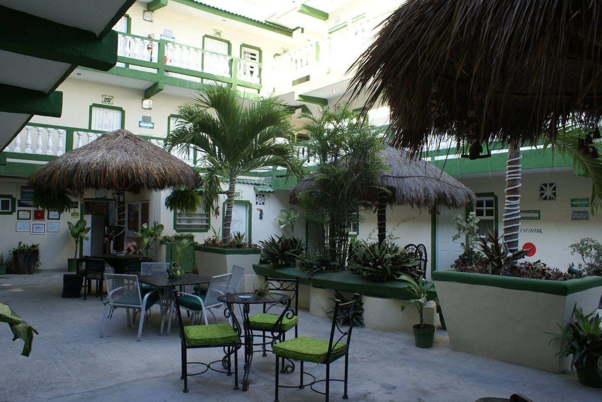 Oyo Hotel Addy Tulum Zewnętrze zdjęcie