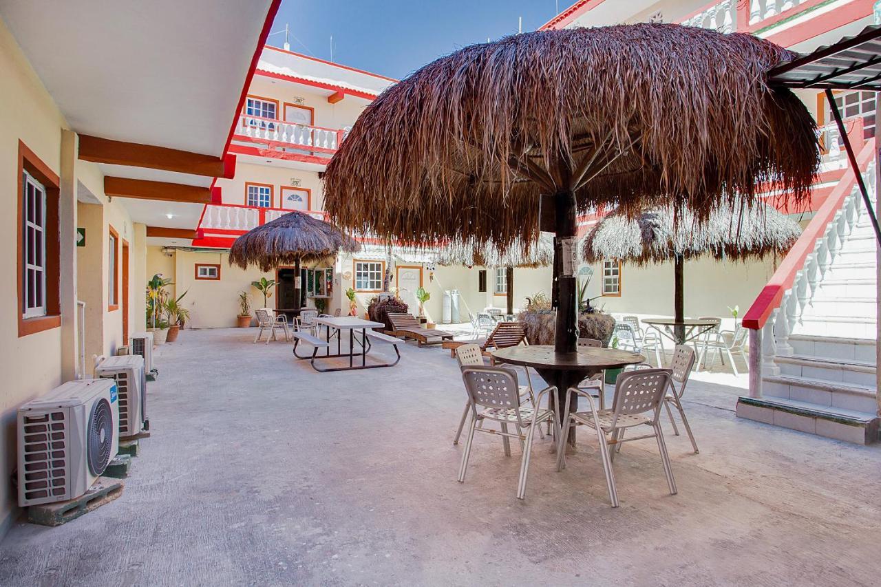 Oyo Hotel Addy Tulum Zewnętrze zdjęcie